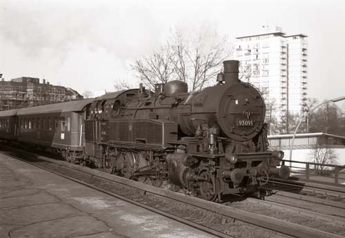 93 091 93 091